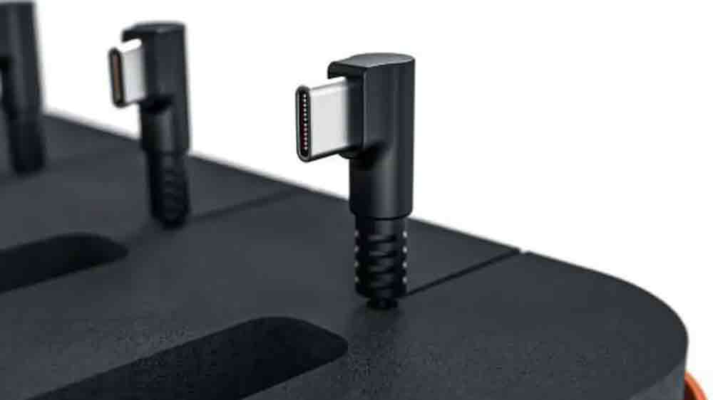 Detail konektoru v nab&iacute;jec&iacute; stanici Port Designs Tabidock S20_02