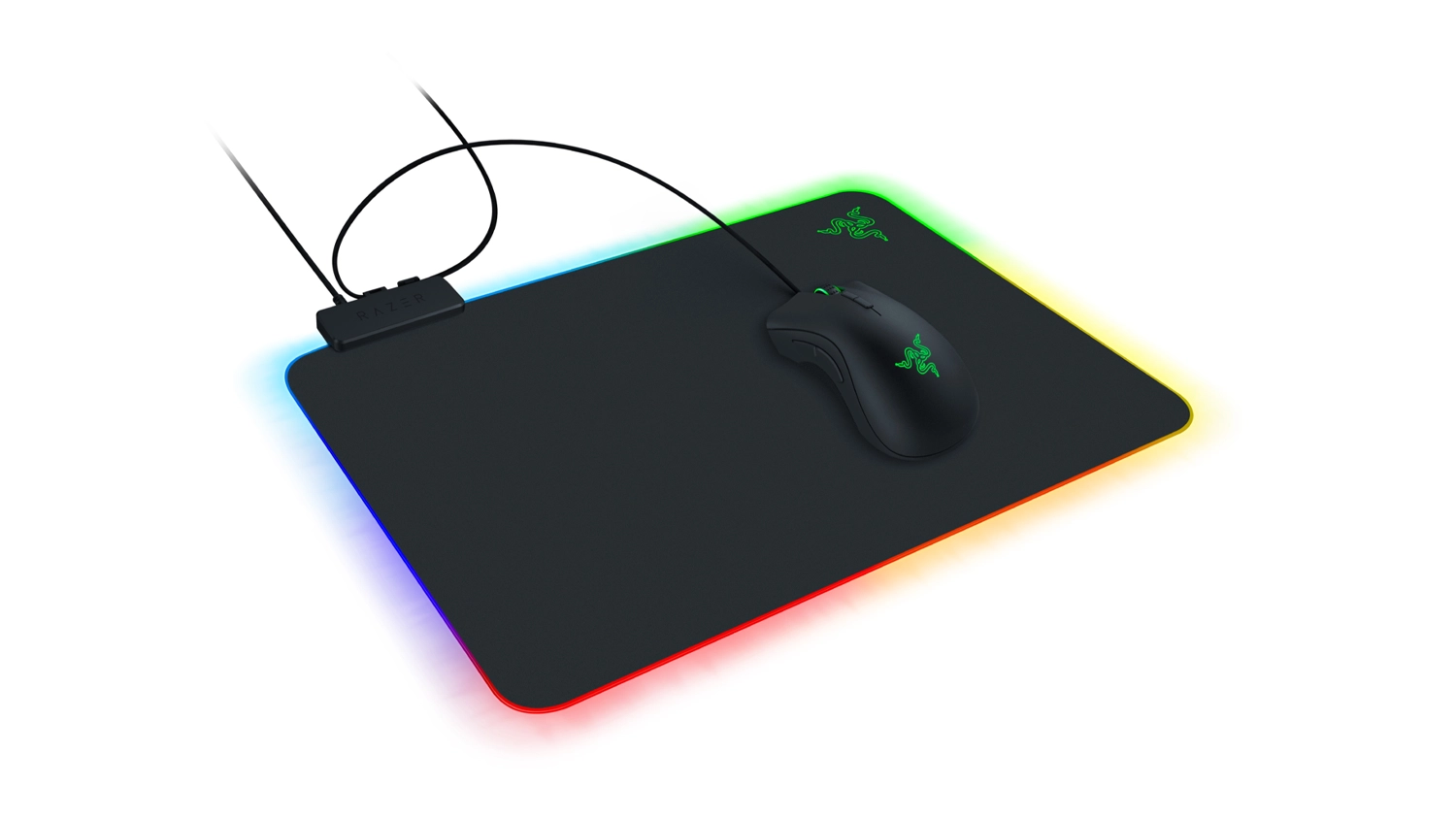 Podložka pod myš Razer Firefly V2 počas používania s myšou