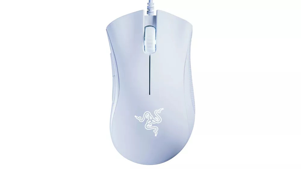 Herná myš Razer DeathAdder Essential white na bielom pozadí zobrazujúca ergonomický dizajn a základné funkcie