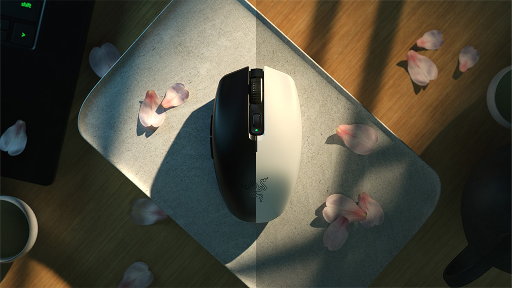 Bezdrátová herní myš Razer Orochi V2 Black v čistém zobrazení na bílém pozadí ukazující kompaktní design a ergonomický tvar