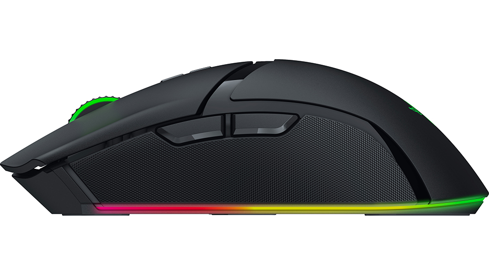 Herní myš Razer Cobra Pro Black zobrazující programovatelná tlačítka a odolnou konstrukci s texturovanými bočními úchopy