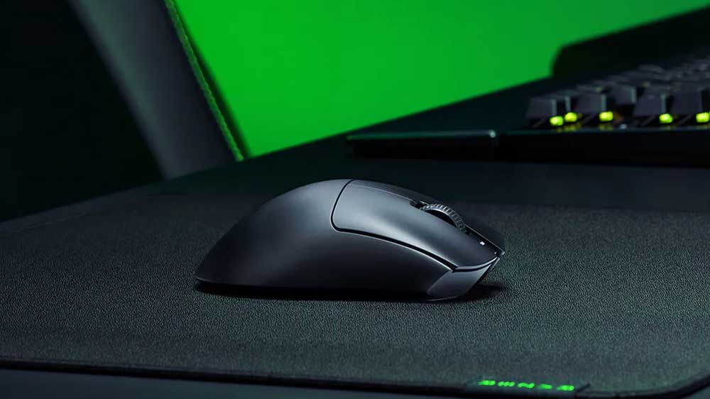 Odlehčená konstrukce herní myši Razer DeathAdder V3 HyperSpeed_03