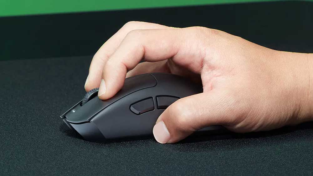 Ergonomické provedení herní myši Razer DeathAdder V3 HyperSpeed_04