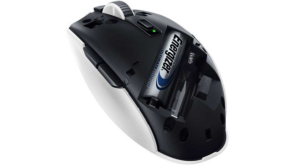 Místo na baterie v bezdrátové herní myši RAZER Orochi V2_02
