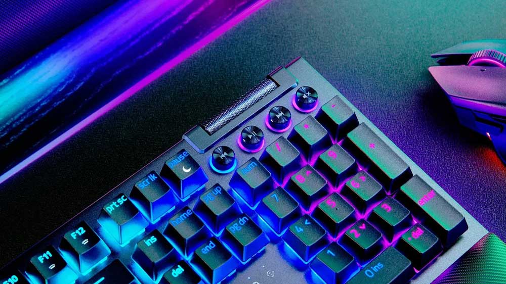 Herní klávesnice Razer BlackWidow V4 Green Switch (rozložení USA) – Multimediální tlačítka a rolovací ovladač _03