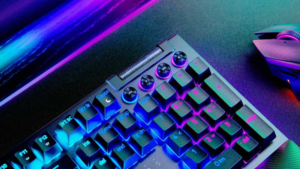 Herní klávesnice Razer BlackWidow V4 Yellow Switch (rozložení USA) – Multimediální tlačítka a otočný ovladač _03