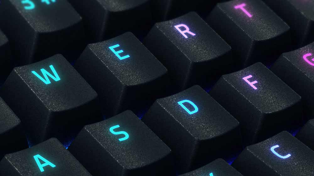 Záběr na podsvícené klávesy BlackWidow V4 Pro_3