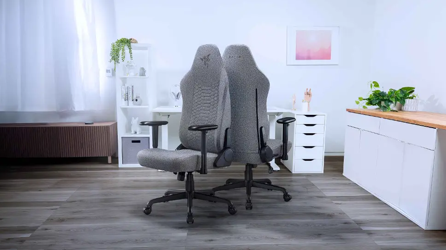 Herné kreslo Razer Iskur V2 X Black v domácej kancelárii