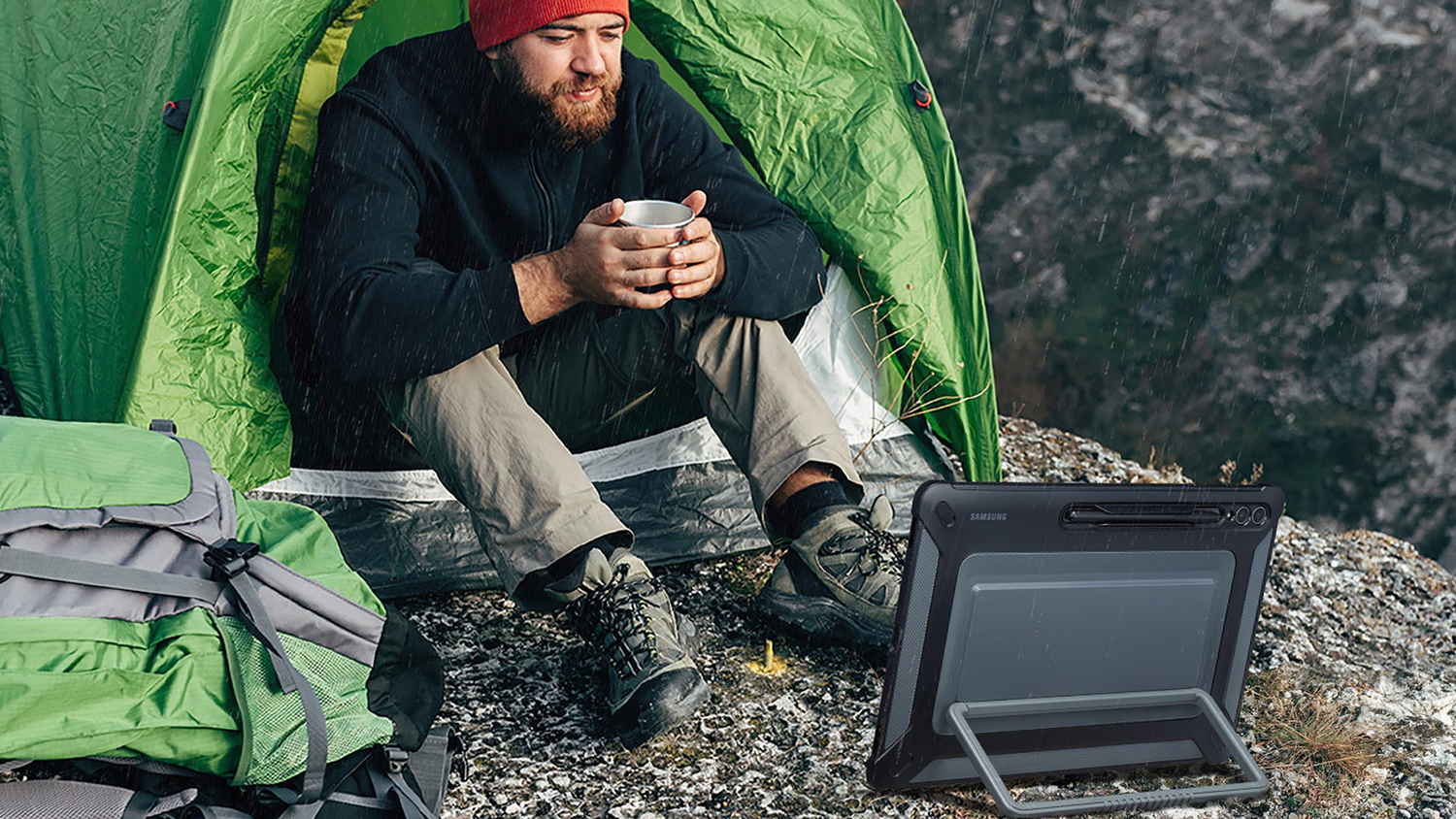 Outdoor pouzdro pro tablet Samsung Galaxy Tab S9 Ultra EF-RX910CBEGWW v př&iacute;rodě