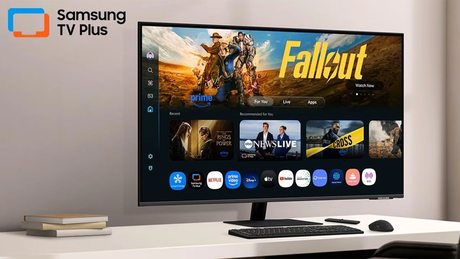 Monitor Samsung na pracovn&iacute;m stole