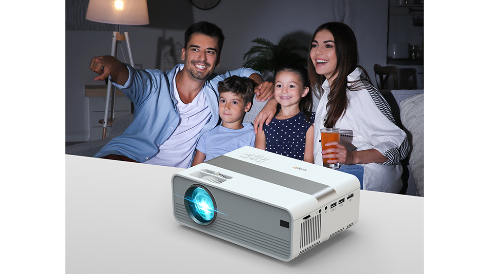 Mini-LED projektor Technaxx HD Beamer promítání doma_03