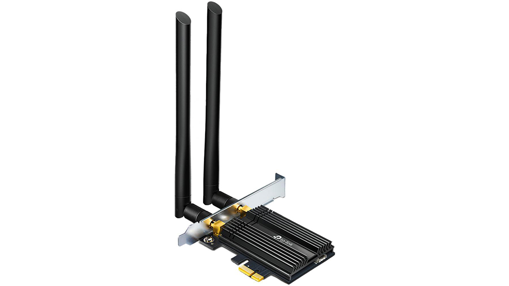Wi-Fi PCIe adapter TP-Link Archer TX50E AX3000 na b&iacute;l&eacute;m pozad&iacute; zobrazuj&iacute;c&iacute; extern&iacute; ant&eacute;ny a PCIe rozhran&iacute;
