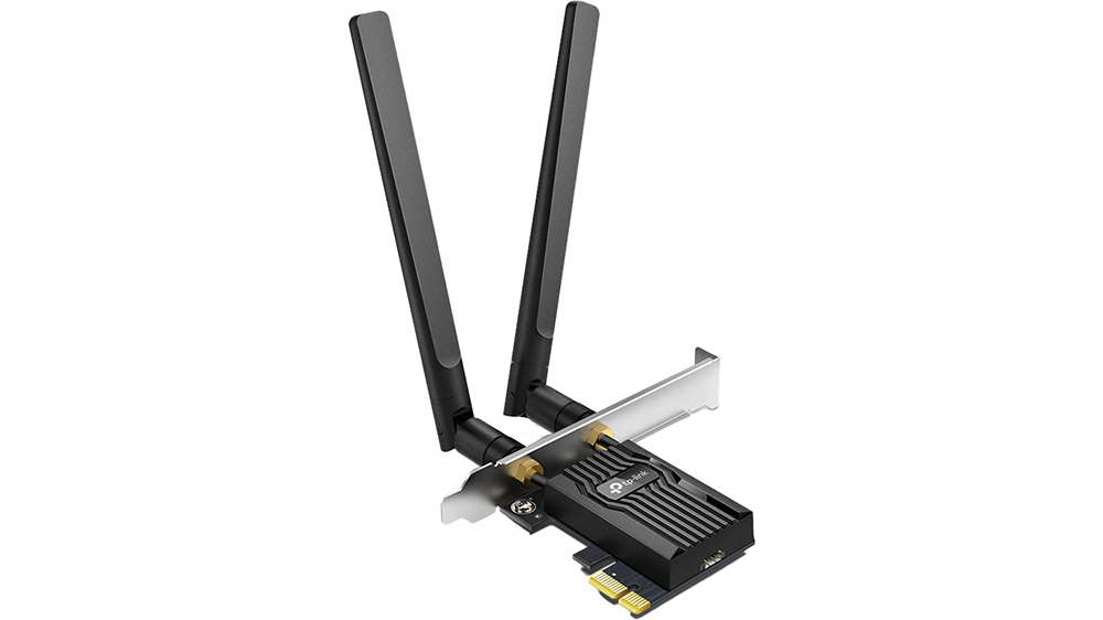 Wi-Fi karta TP-Link Archer TX55E AX3000 na b&iacute;l&eacute;m pozad&iacute; zobrazuj&iacute;c&iacute; celkov&yacute; design s du&aacute;ln&iacute;mi ant&eacute;nami