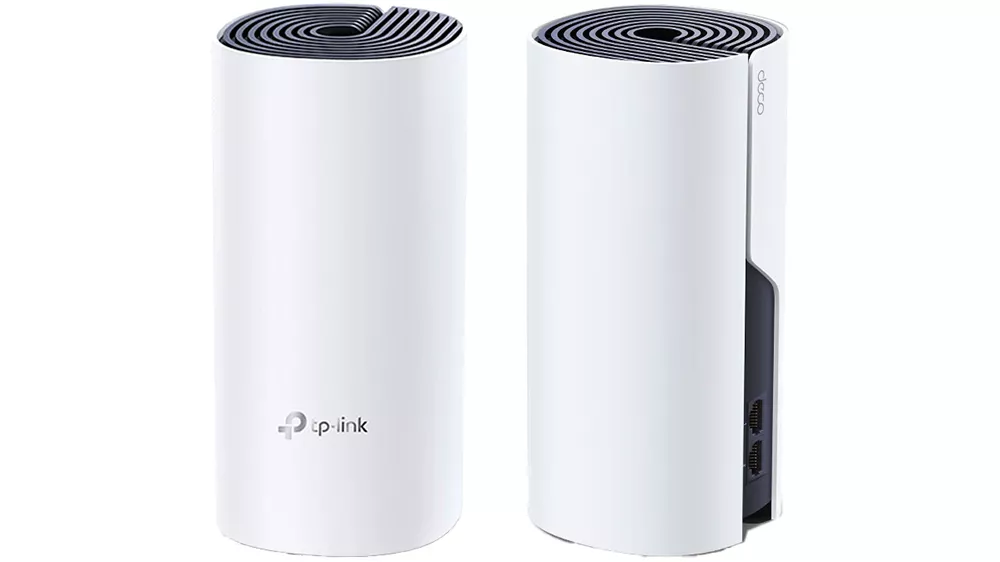 Sieťový mesh systém TP-Link Deco P9 AC1200 + AV1000 2-pack na bielom pozadí zobrazujúci dve jednotky systému