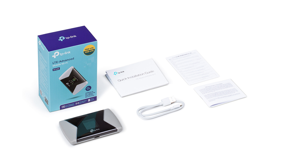 Mobilní Wi-Fi router TP-Link M7450 LTE-Advanced při použití na cestách s připojenými zařízeními využívajícími vysokorychlostní připojení