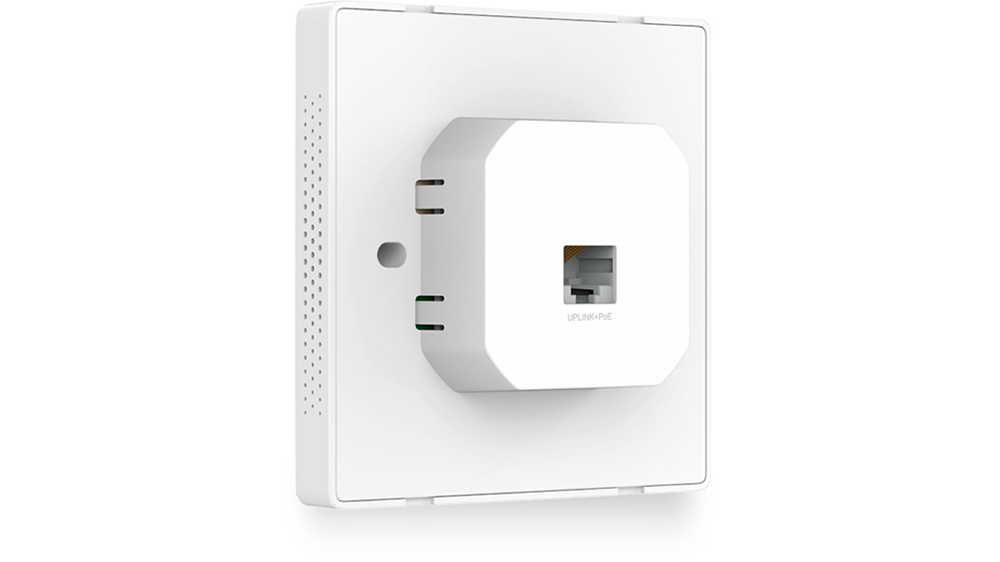 Přístupový bod TP-Link Omada EAP115-Wall v provozu zajišťující stabilní Wi-Fi připojení s optimálním rozdělením zátěže