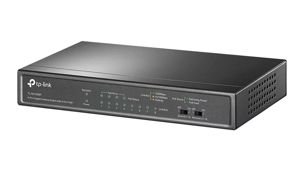 Switch TP-Link TL-SG1008P s PoE na bielom pozadí zobrazujúci čelný panel s portami a LED indikátormi