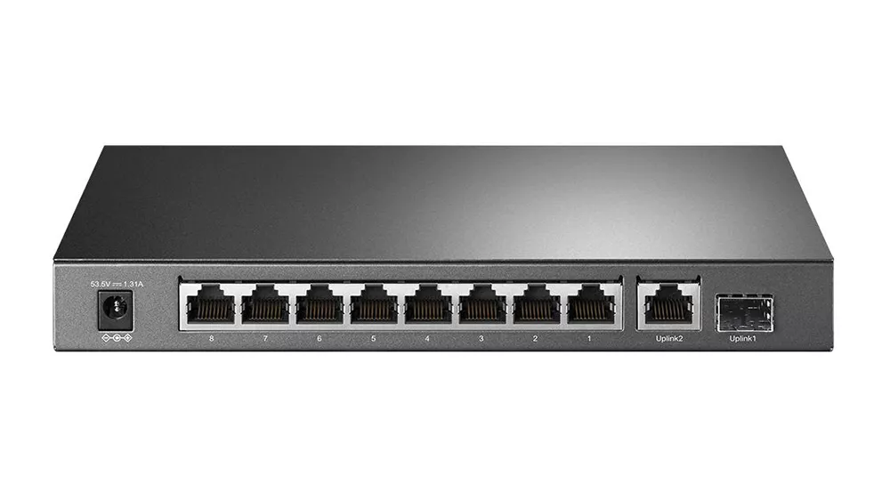 Switch TP-Link TL-SG1210P 10portový Gigabit Desktop s 8portovým PoE+ v prevádzke spracúvajúci sieťovú prevádzku s vysokým výkonom