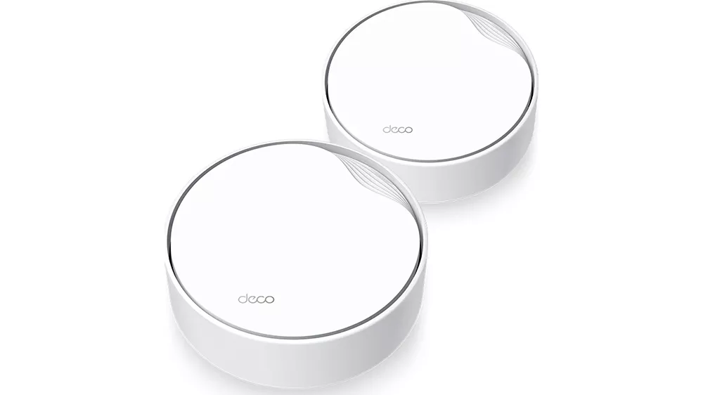 Mesh Wi-Fi systém TP-Link Deco X50-PoE AX3000 s PoE na bielom pozadí zobrazujúci kompaktný dizajn a sieťové porty