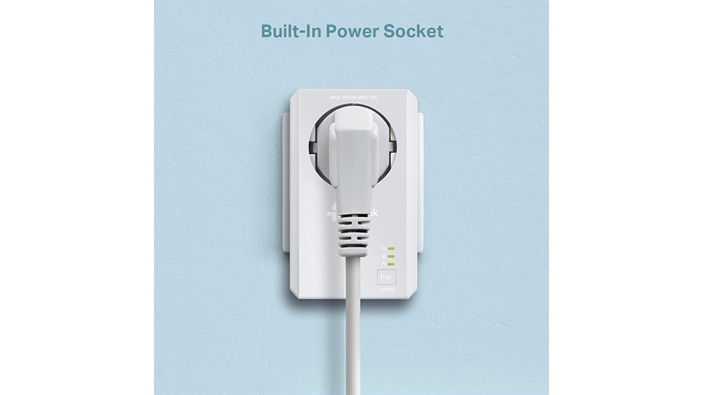 Powerline Wi-Fi Kit TP-Link TL-WPA4226KIT AV600 s vyznačen&yacute;mi bezpečnostn&yacute;mi prvkami a ovl&aacute;dac&iacute;mi tlačidlami