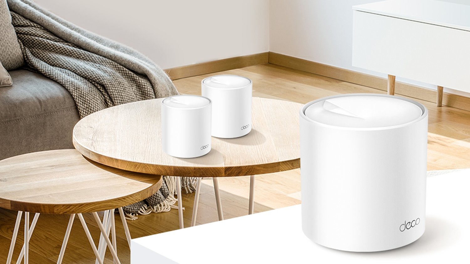 Tři mesh syst&eacute;my TP-Link v interi&eacute;ru