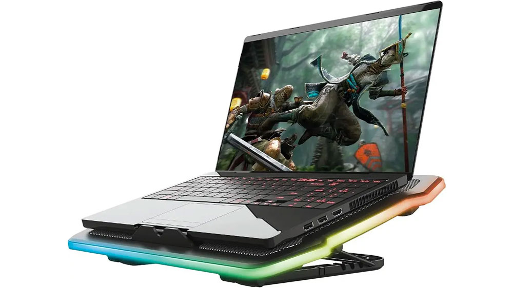 Notebook na chladicí podložce Trust GXT1126 Aura_02