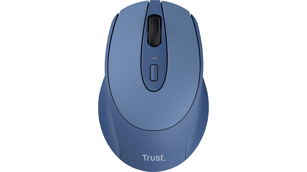 My&scaron; Trust Zaya 25039 Blue na b&iacute;l&eacute;m pozad&iacute; zobrazuj&iacute;c&iacute; kompaktn&iacute; design s ambidextrn&iacute;m tvarem