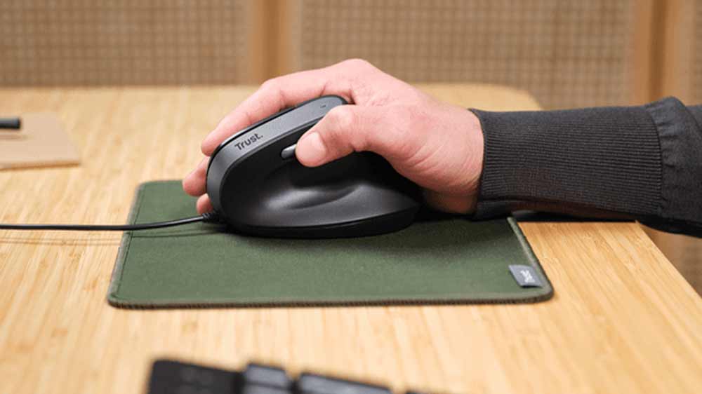 Ruka na myši Trust Bayo II _03