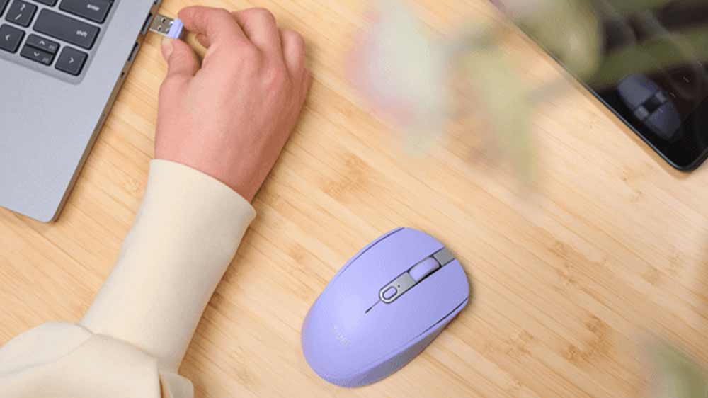 Připojení bezdrátové myši Trust Ozaa Compact Multi-Device Wireless Mouse Violet k noteboku_02