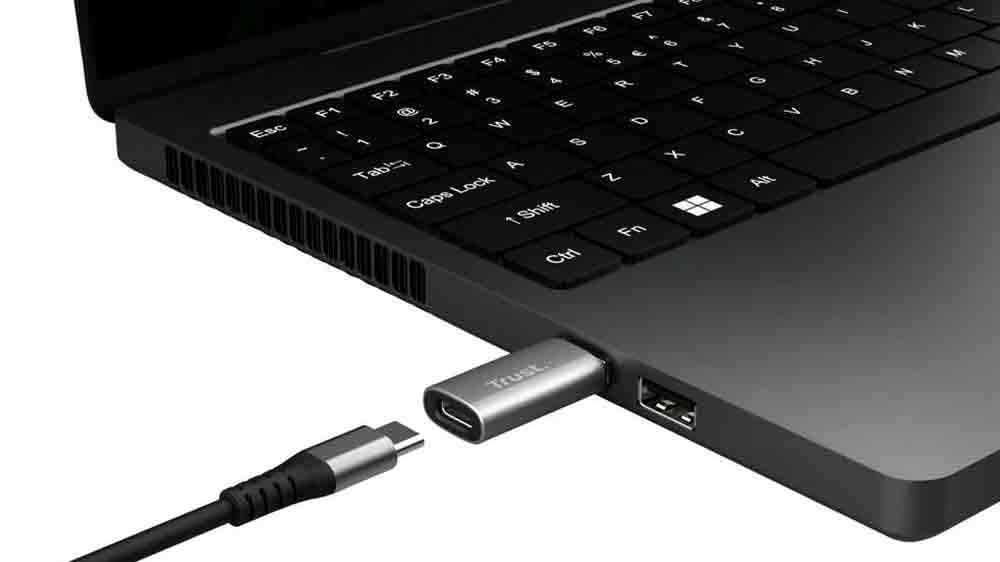 Zapojení kabelu do notebooku přes adaptér TRUST Calyx _02