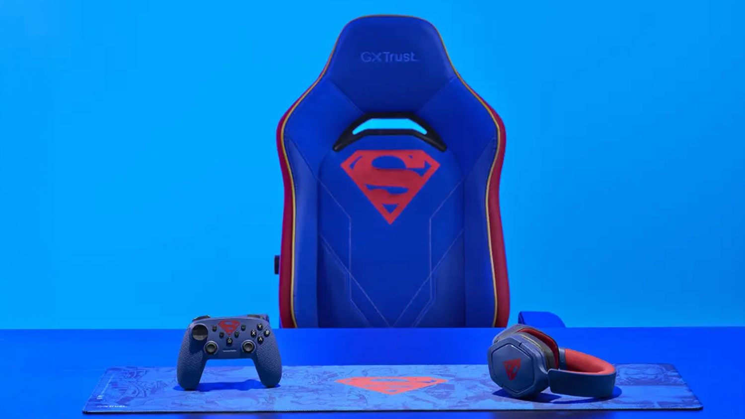 Setup zladený do dizajnu Supermana