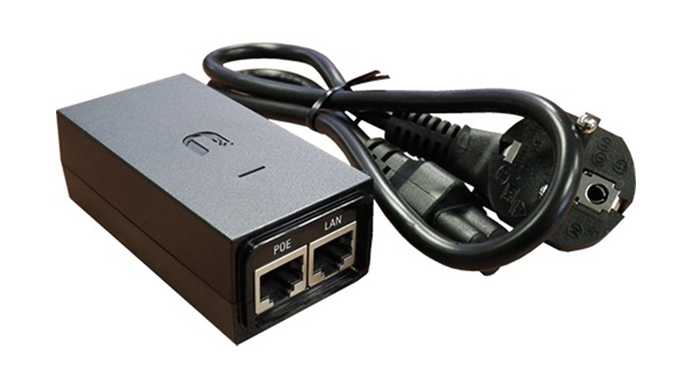 PoE adaptér Ubiquiti POE-50-60W na bílém pozadí zobrazující kompaktní design a připojovací porty 03