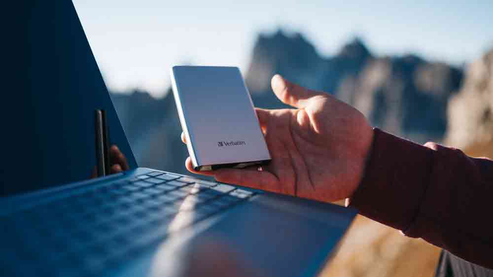 Ruka drž&iacute;c&iacute; Extern&iacute; HDD Verbatim Store 'n' Go 53071_02