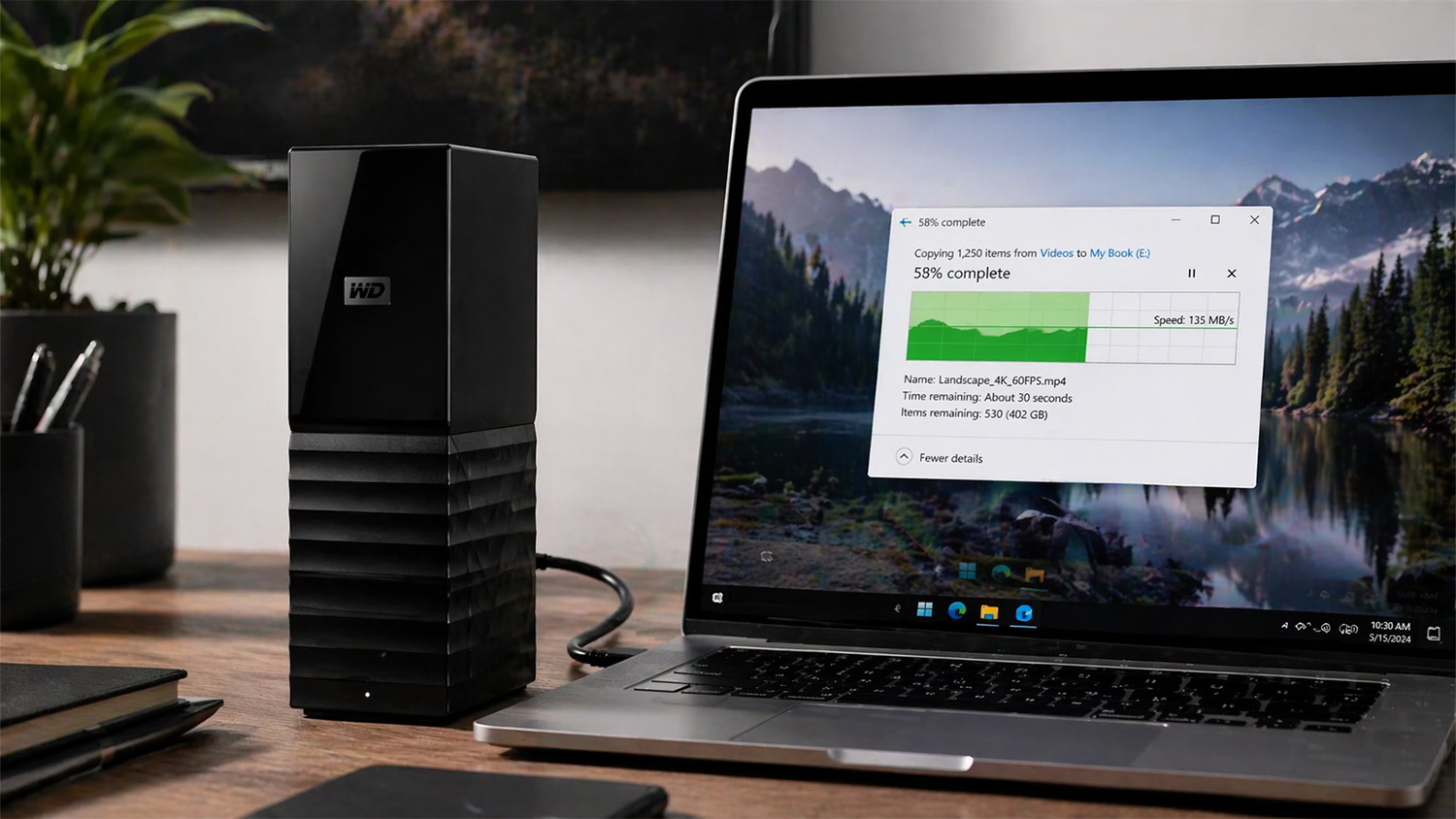 Western Digital My Book 14TB WDBBGB0140HBK-EESN extern&iacute; pevn&yacute; disk připojen&yacute; k poč&iacute;tači během přenosu dat