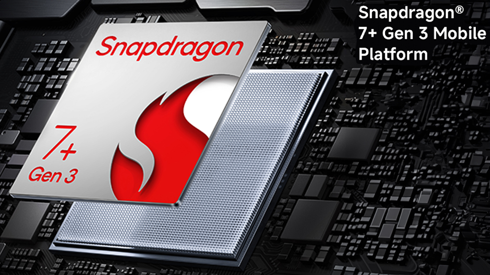 Fotka s detailem na procesor Snapdragon 7+ Gen 3_02