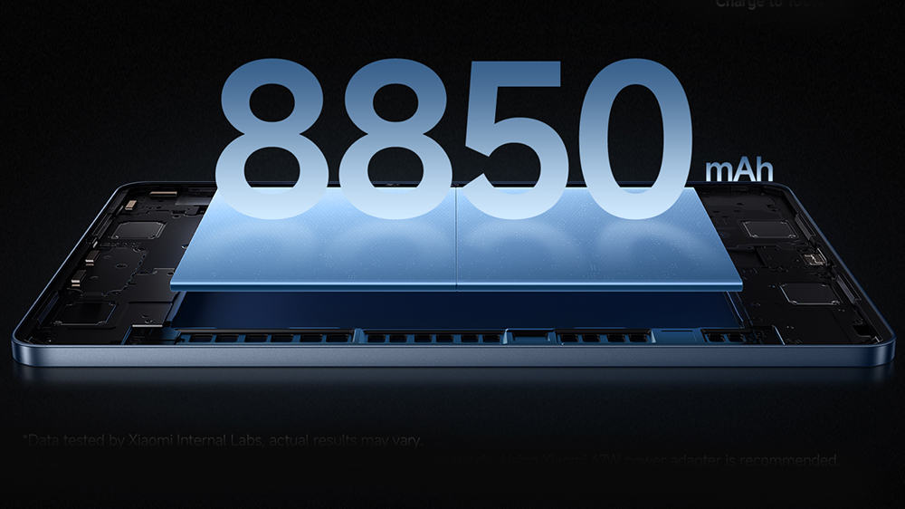 Fotka s detailem na baterii o kapacitě 8 850mAh_04