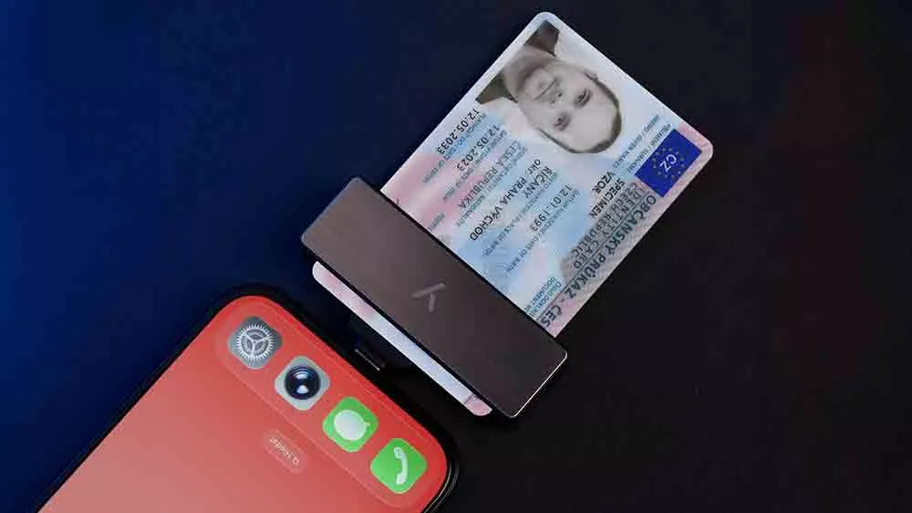 Čítačka čipových kariet Yenkee YCR 102 s preukazom _02