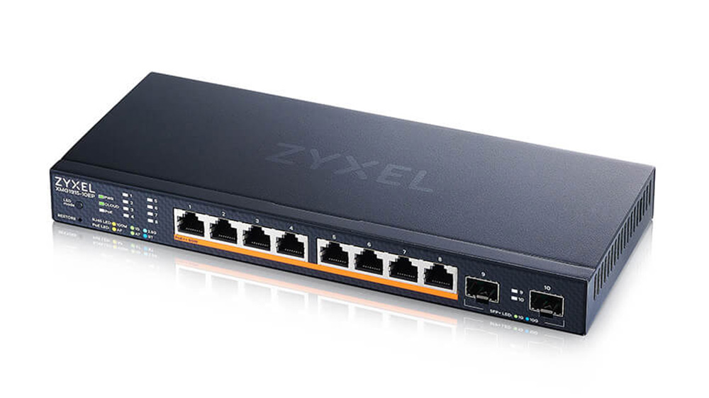 Switch Zyxel XMG1915 Series XMG1915-10EP na bílém pozadí zobrazující přední panel s porty a indikátory