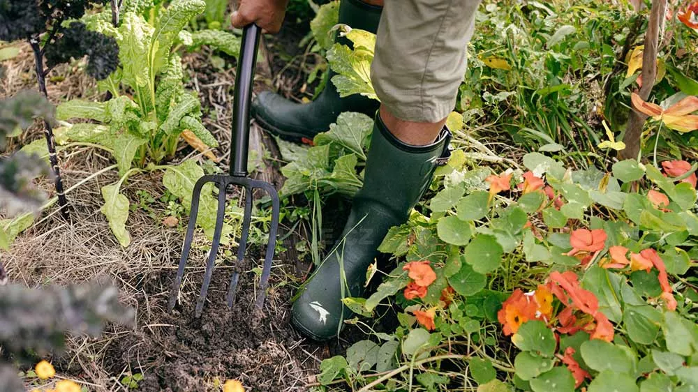 Ryť vidlami Fiskars Solid