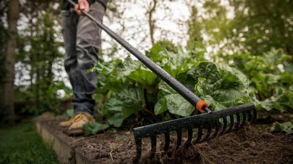 Hrabanie hliny hr&aacute;bmi Fiskars