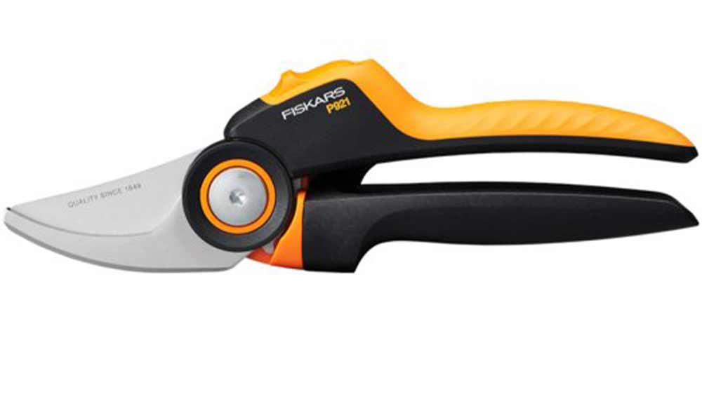 Nožnice z&aacute;hradn&eacute; dvojčepeľov&eacute; Fiskars M PowerGear X-series P921