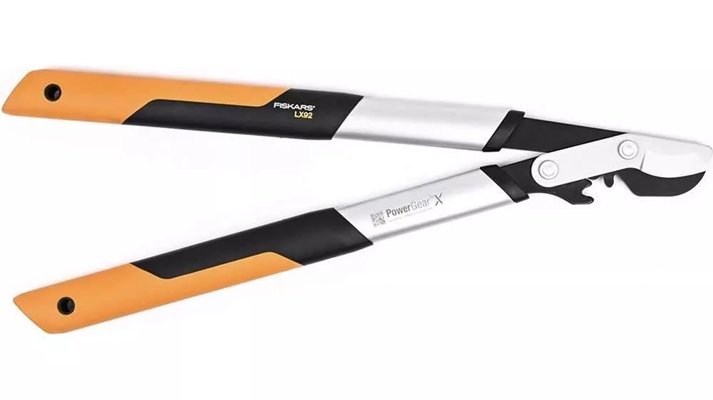 Dvojčepelové nožnice na hrubé konáre Fiskars PowerGear X (S) LX92