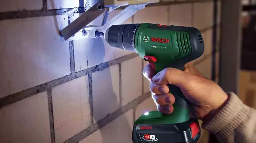 Akumul&aacute;torov&yacute; &scaron;roubov&aacute;k Bosch EasyDrill 18V-40 vrtaj&iacute;c&iacute; do zdiva_02