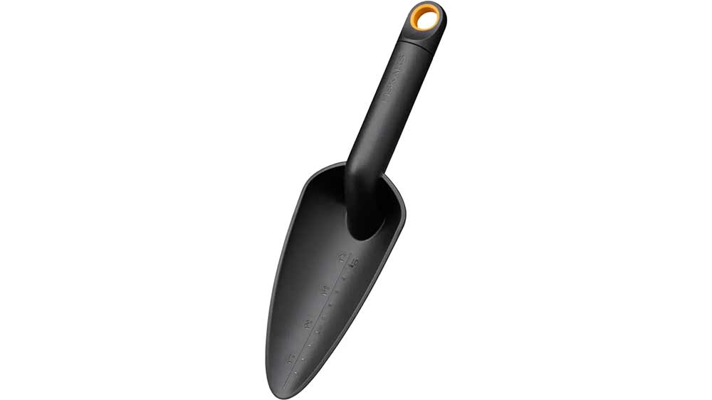 Lopatka Fiskars Solid (1072101)_01