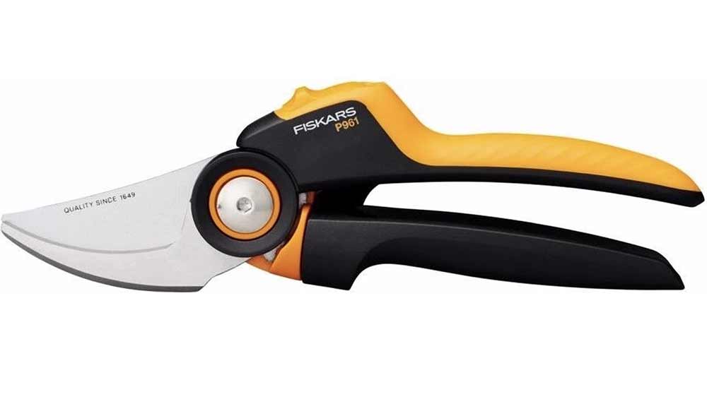 Dvoučepelové zahradní nůžky Fiskars L PowerGear X-series (P961)_01