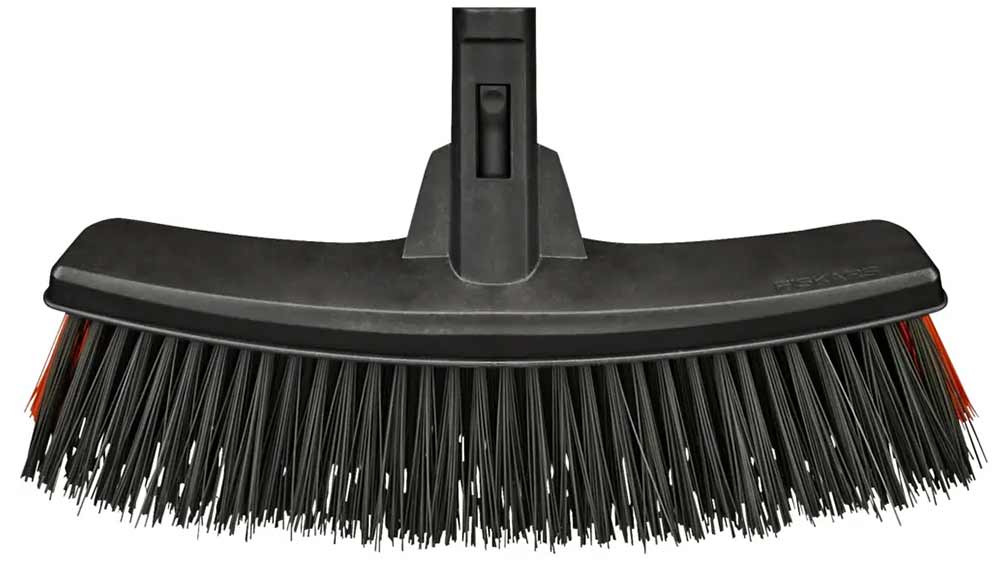 Hlavice k univerzálnímu koštěti Fiskars Solid_01