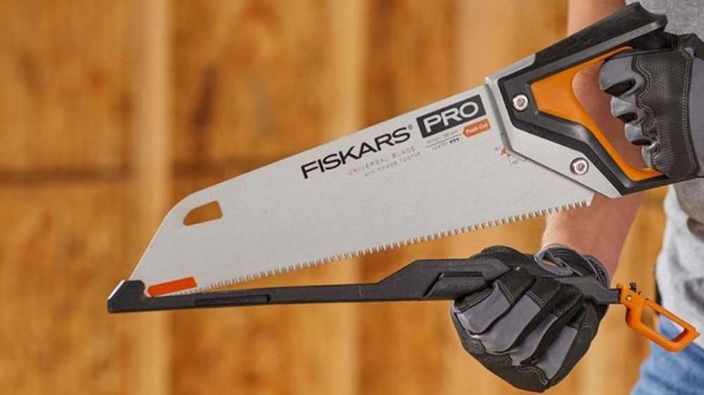 Ruční pila Fiskars Pro Power Tooth s chráničem čepele_03