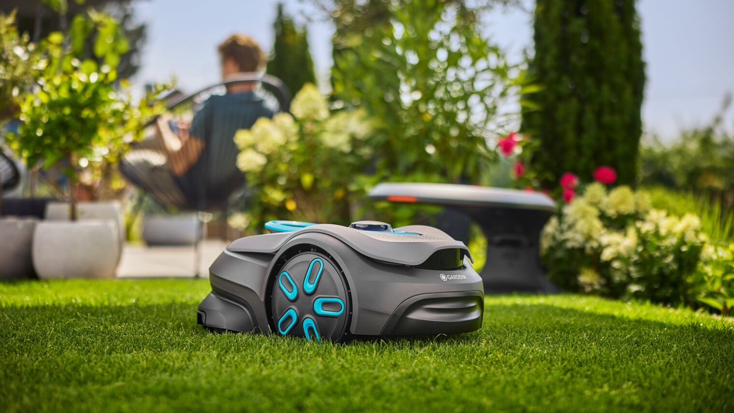 Robotická sekačka Gardena na trávníku