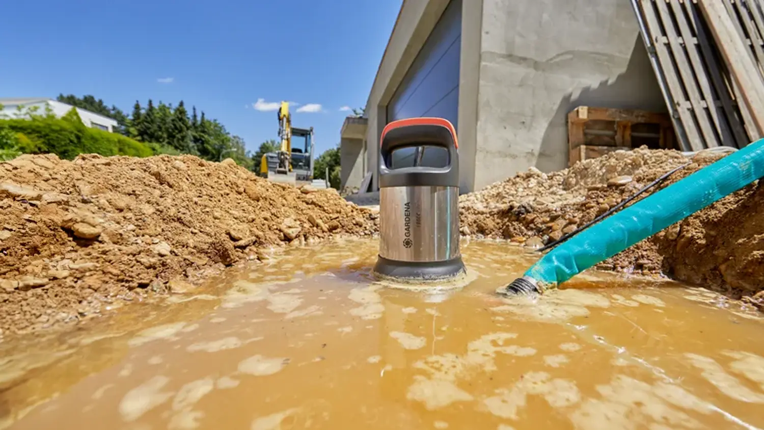 Čerpadlo GARDENA v &scaron;pinavej vode