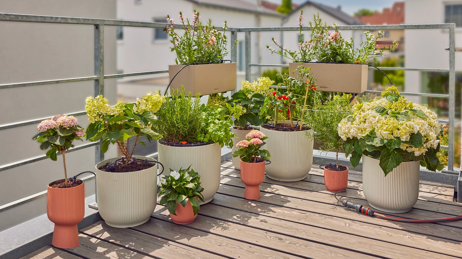 Micro-Drip sada GARDENA v květináčích na balkoně